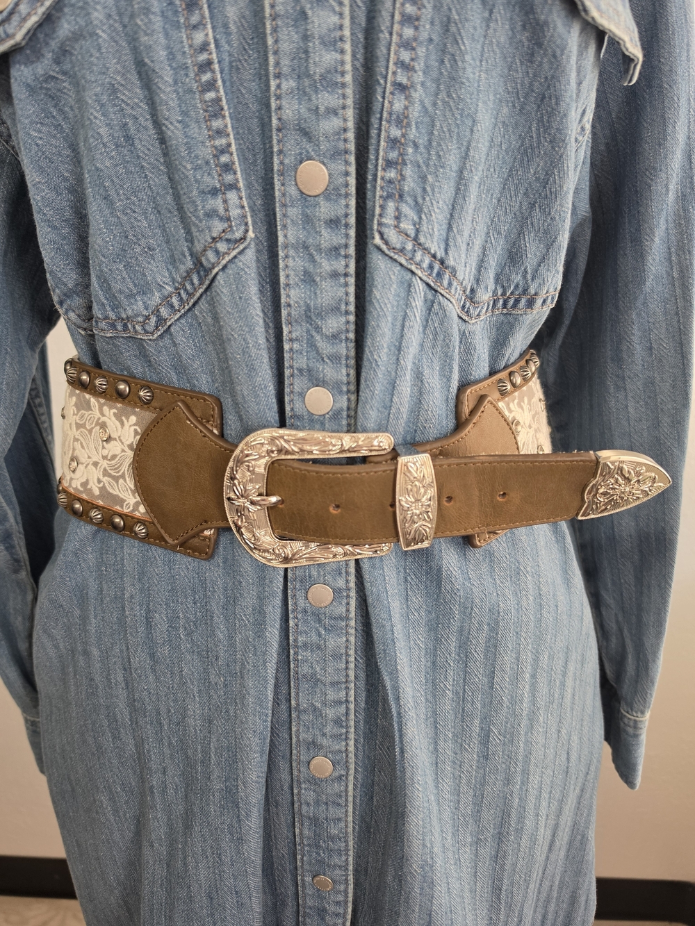 Western Genuine Leather Lace Rhinestone Studded Concho Belt M/L 32-36